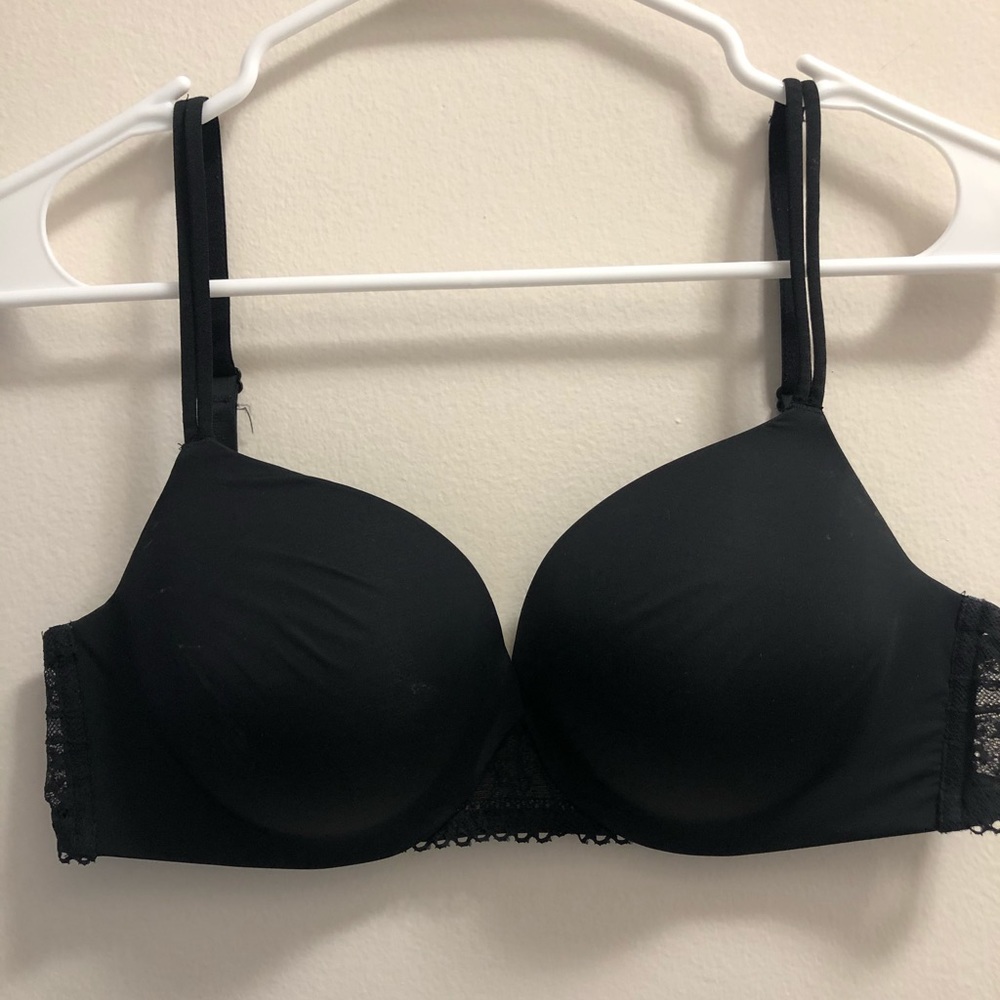 Underwire-less light push up bra with split straps